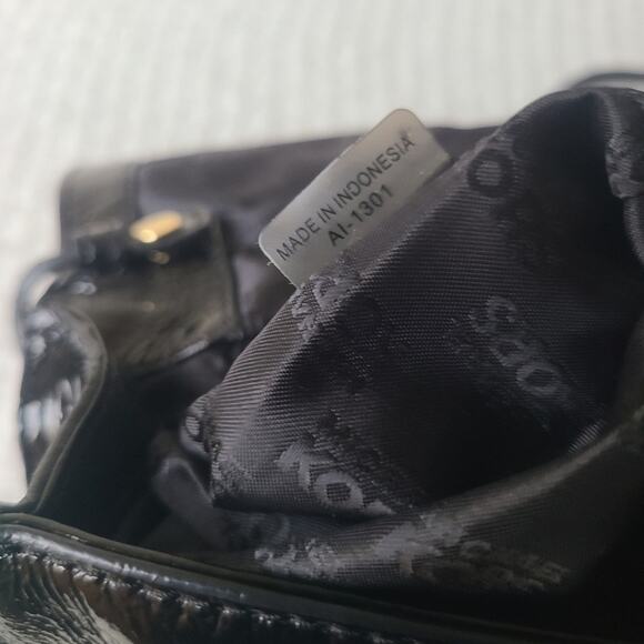 Michael Kors Black Clutch with Glossy Finish Shoulder Bag - Picture 13 of 13